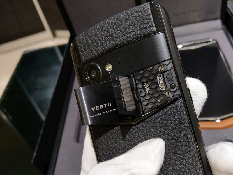 Vertu Aster P black