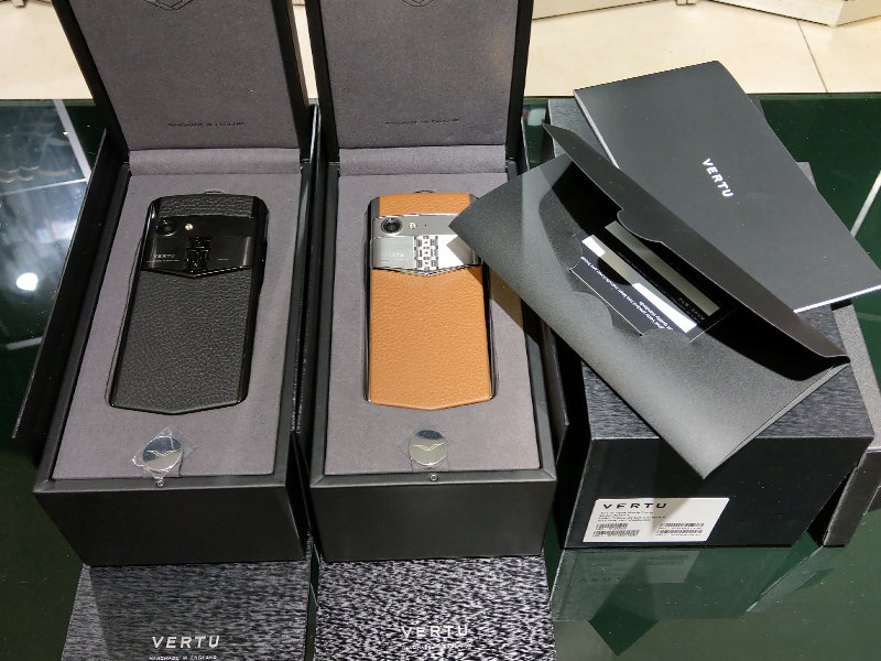 Vertu Aster P Brown chính hãng