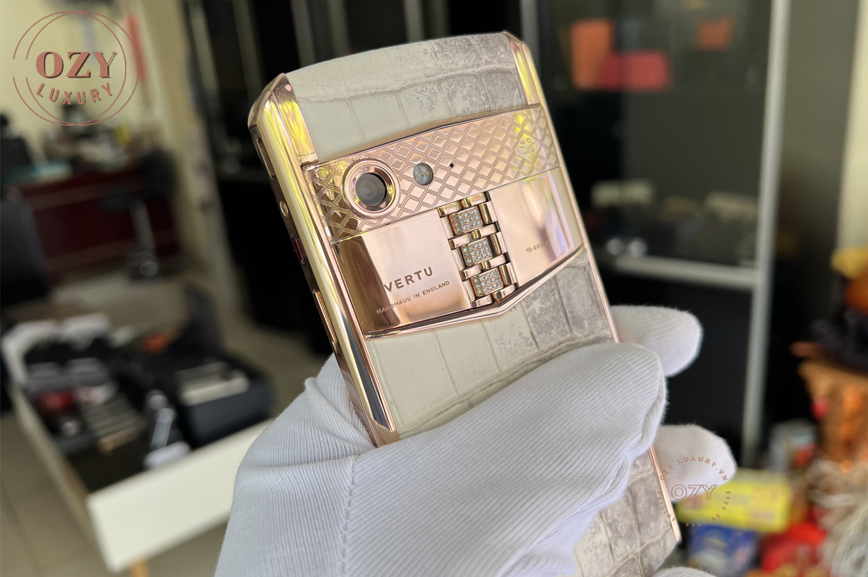 Vertu Aster P Vàng Khối Diamonds - Đứa con cưng của của giới nhà giàu