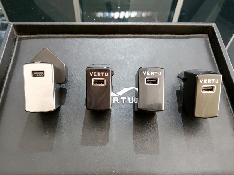Củ sạc Vertu zin hãng