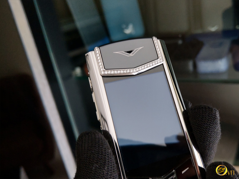 Vertu Alligator Skin diamonds