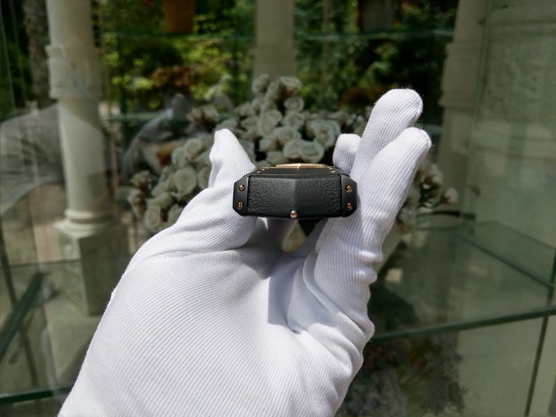 Vertu Pure Black Mixd Gold