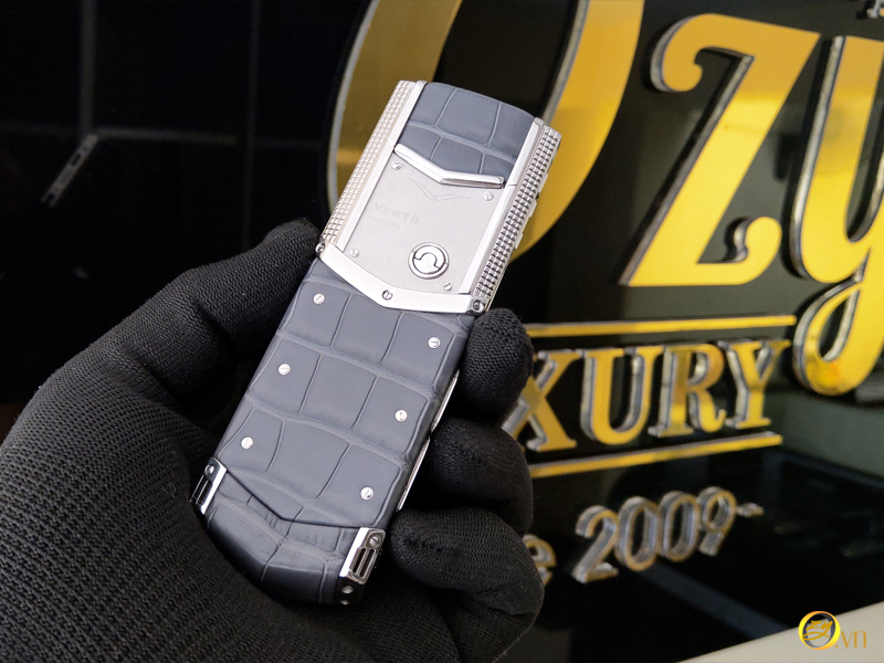 Vertu cloude de paris skin