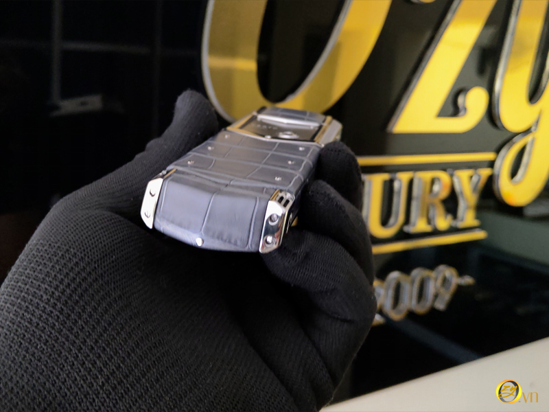 Vertu cloude de paris skin