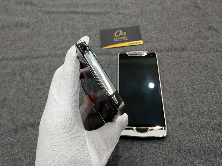 vertu-constellation-x-chinh-hang