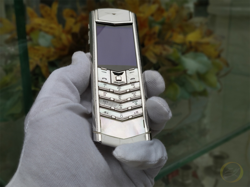 Vertu S White Mother Of Pearl Diamonds