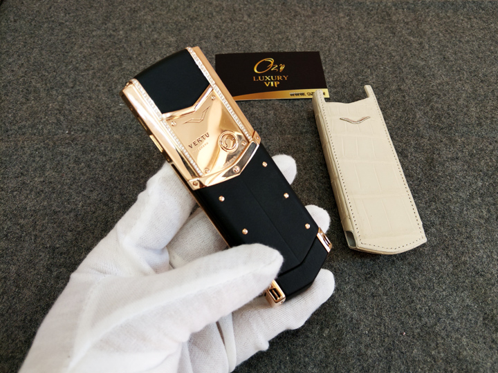Signature s vàng khối diamonds
